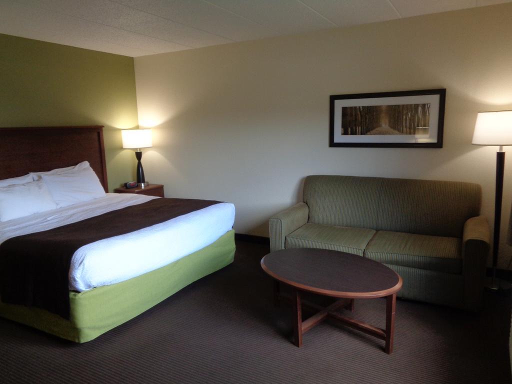 Americinn By Wyndham Grand Rapids Exterior photo