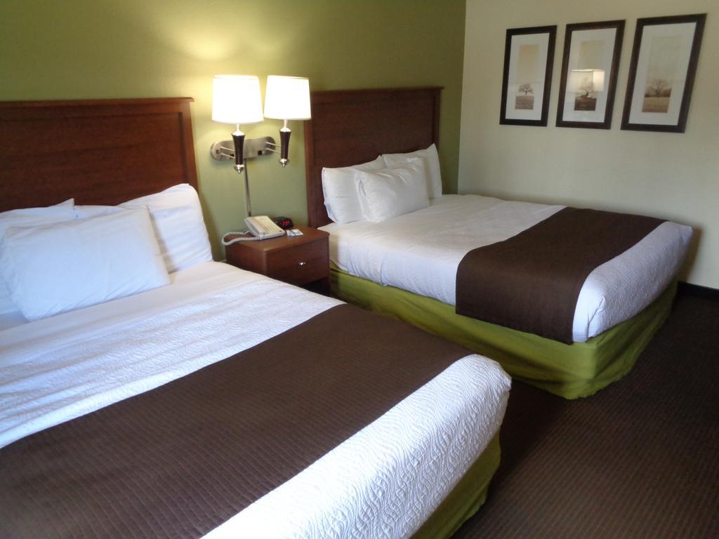 Americinn By Wyndham Grand Rapids Exterior photo